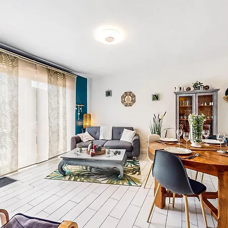 1 Bedroom Amazing In Feriehus Terrasson